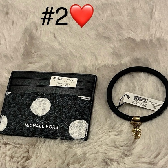 2pC Michael Kors Polka Dot Card Holder and a Marc Jacob bracelet - Picture 1 of 4